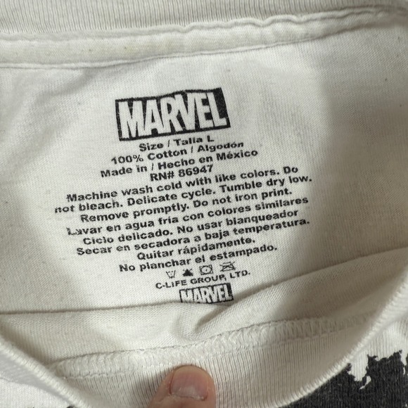 Marvel The Mighty Captain Marvel White Graphic T-Shirt Large L‎ - Picture 3 of 6
